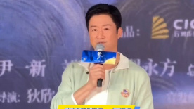 边吃胸边膜
